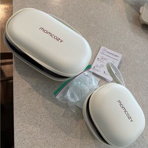 Momcozy M5 Wearable Breast Pump